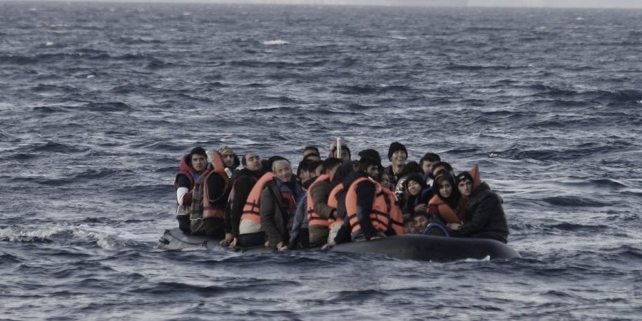 Βυθίστηκε βάρκα ανοιχτά της Χίου - Εντοπίστηκαν τρεις σοροί